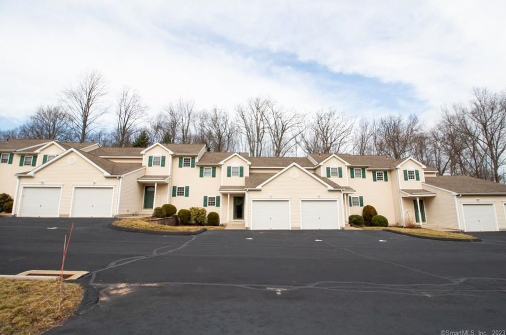 127 Burritt St, Plantsville CT  06479-1489 exterior