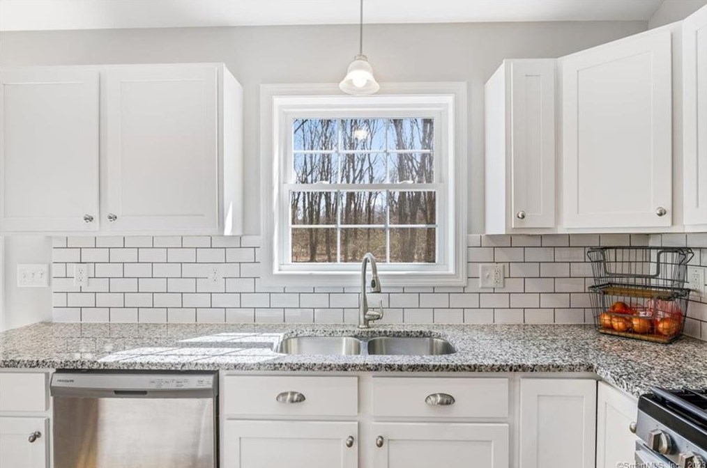 560 Chesterfield Rd, Chesterfield CT  06370-1851 exterior