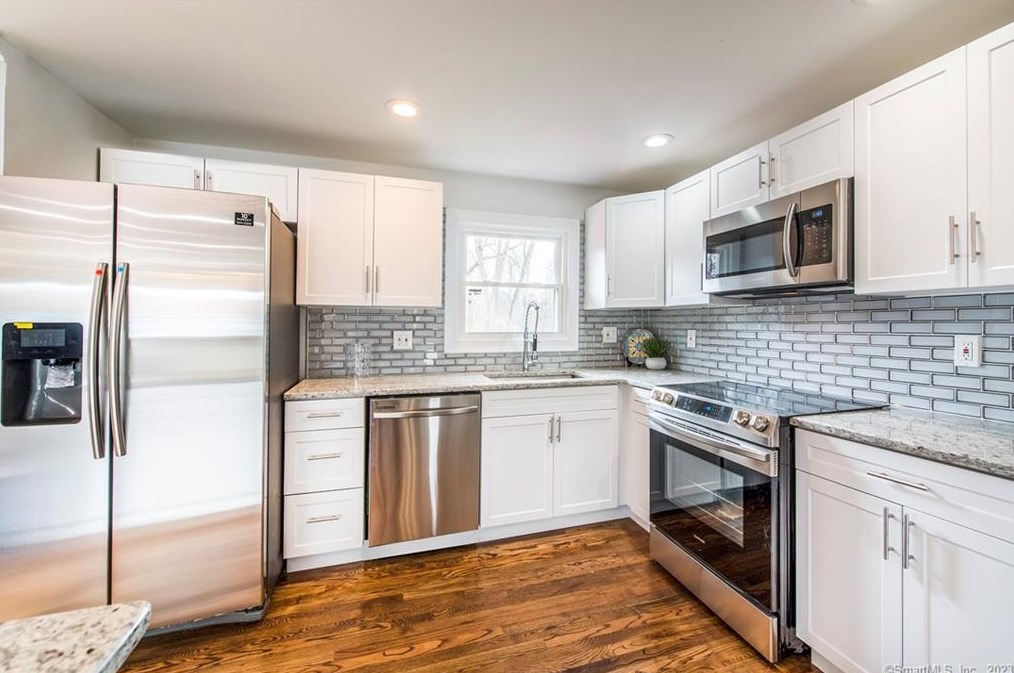 41 Brook St, Hartford CT  06108-1002 exterior
