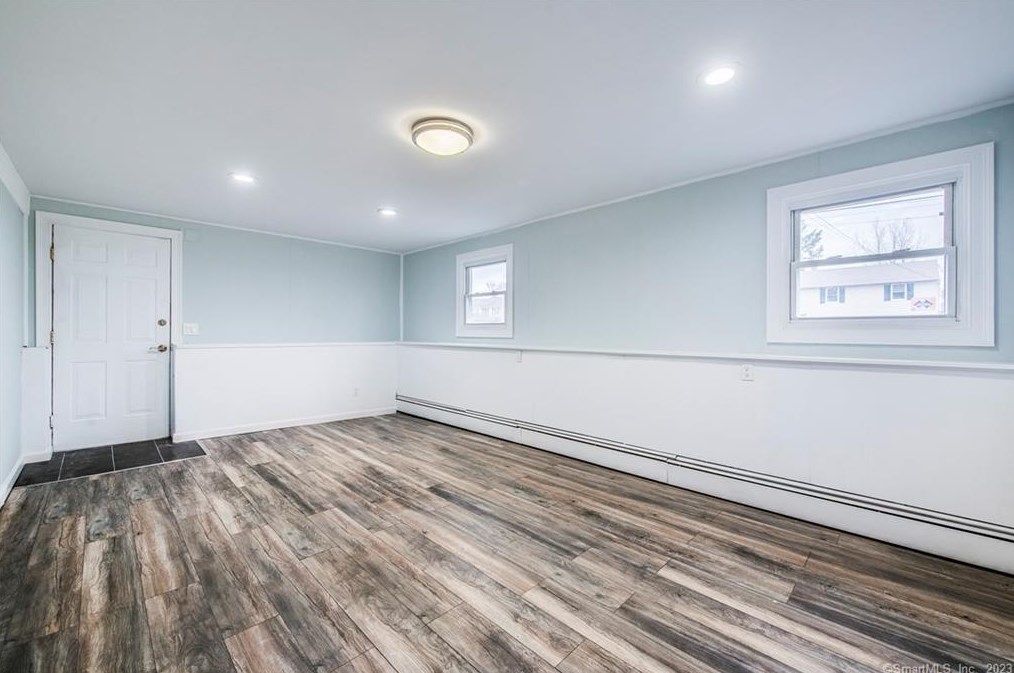 41 Brook St, Hartford CT  06108-1002 exterior