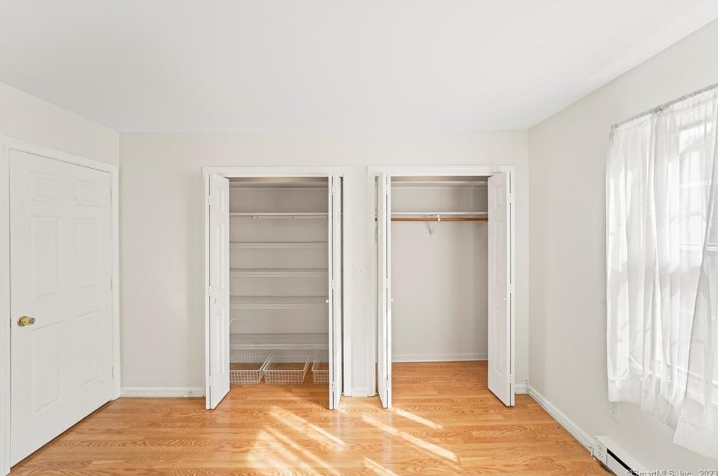 37 Founders Vlg, Clinton CT 06413-1850 exterior