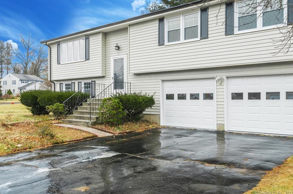 53 Evergreen Rd, Cromwell CT  06416-1638 exterior