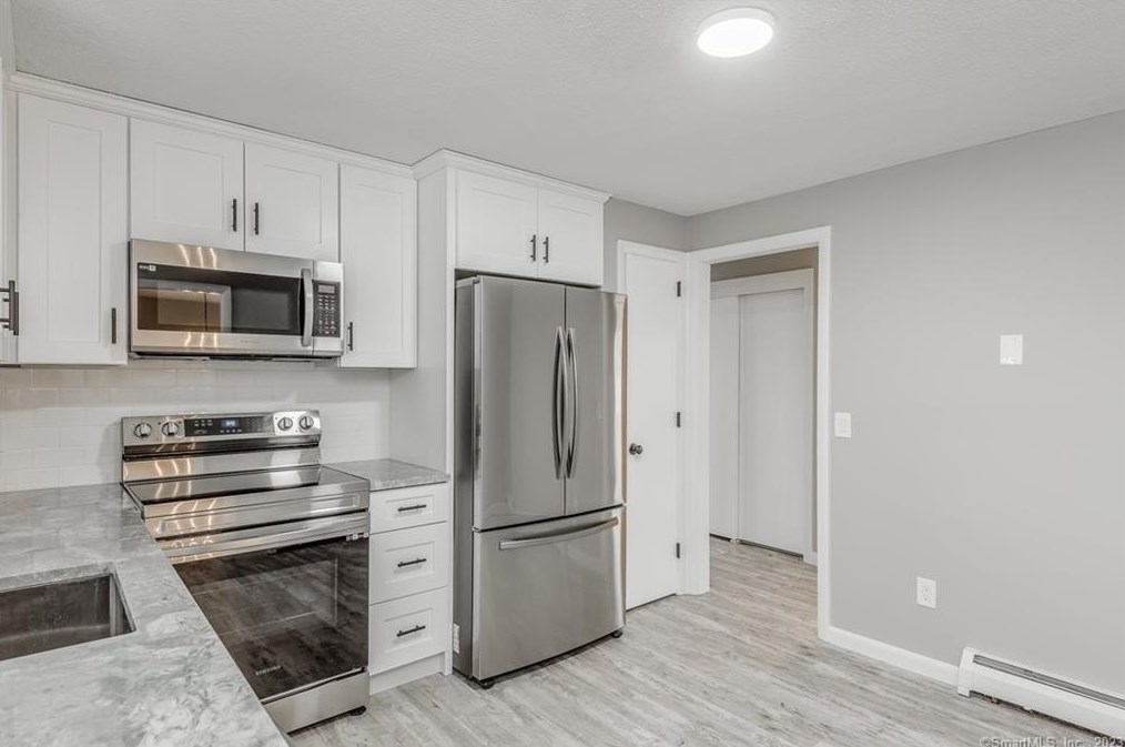 53 Evergreen Rd, Cromwell CT  06416-1638 exterior