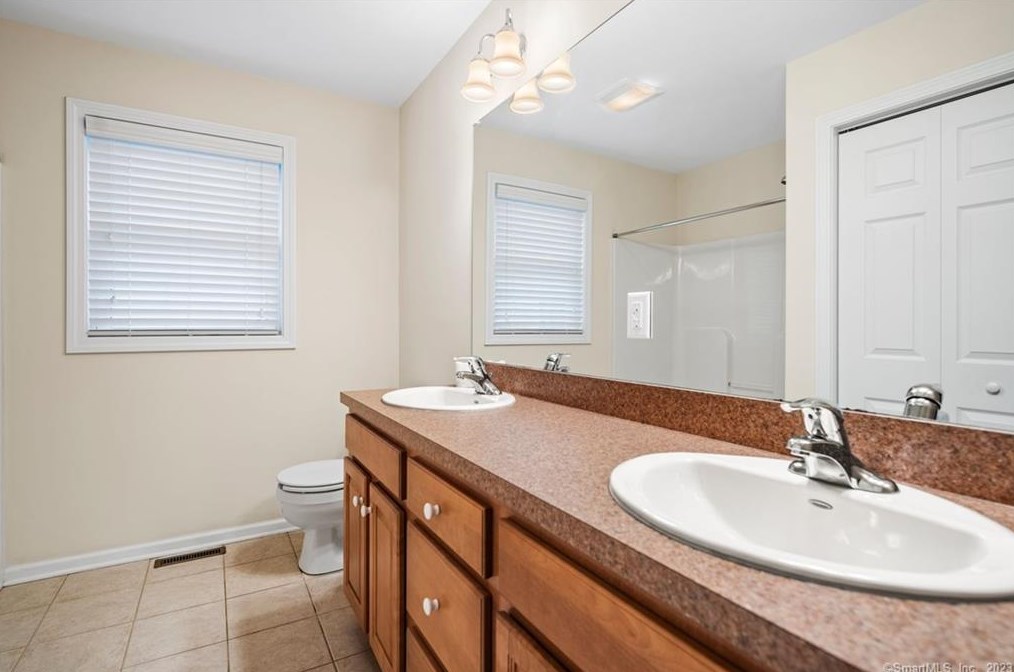 23 Elizabeth Ln, Vernon CT  06066-5059 exterior