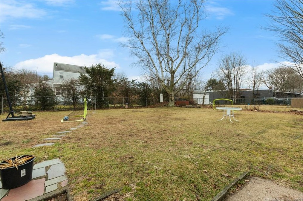 57 Bagley Ave, New Haven CT 06514-4101 exterior