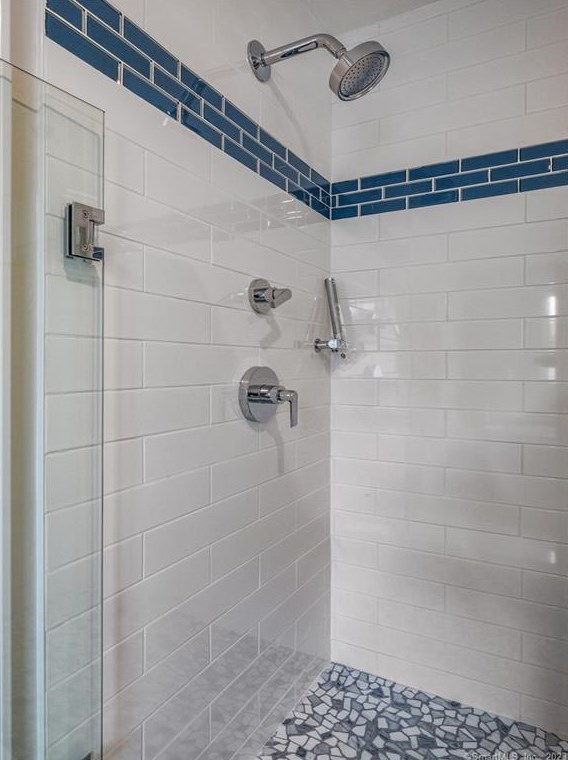 19 Neptune Dr, Fenwick CT  06475-2917 exterior