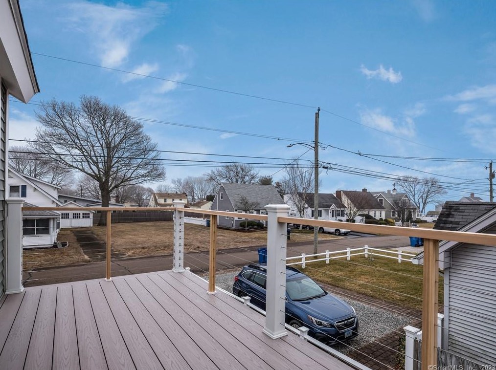19 Neptune Dr, Fenwick CT  06475-2917 exterior