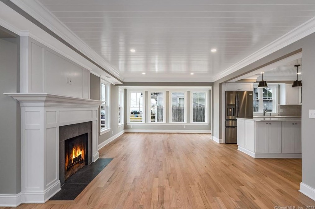 19 Neptune Dr, Fenwick CT  06475-2917 exterior