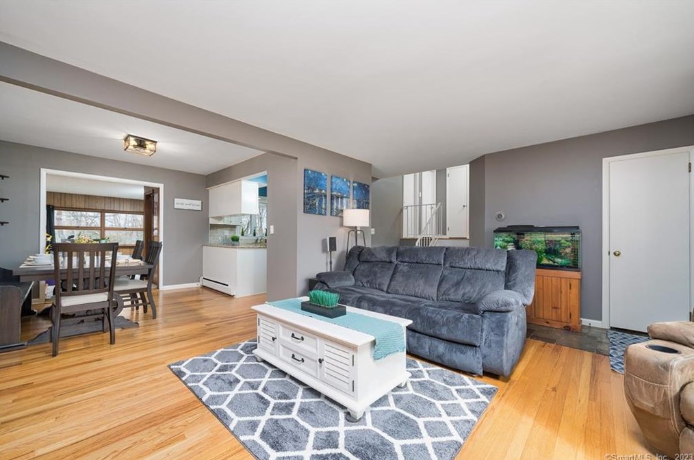 24 Holly Ln, Meriden CT  06450-4749 exterior