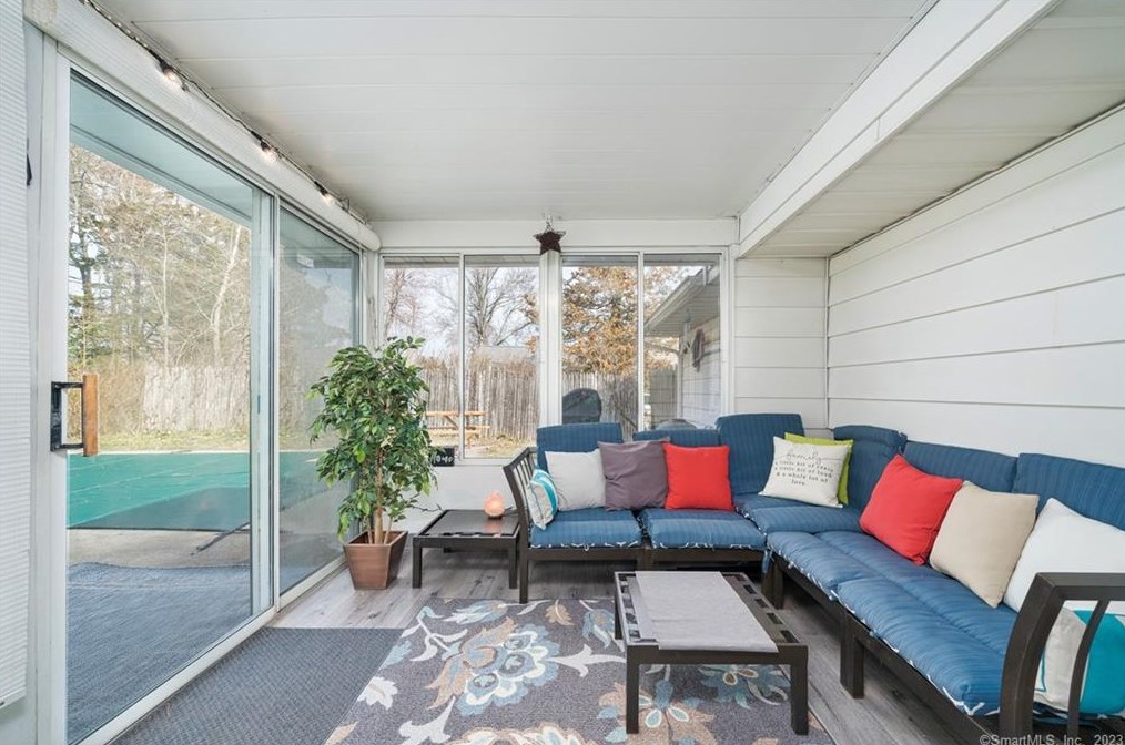 24 Holly Ln, Meriden CT  06450-4749 exterior