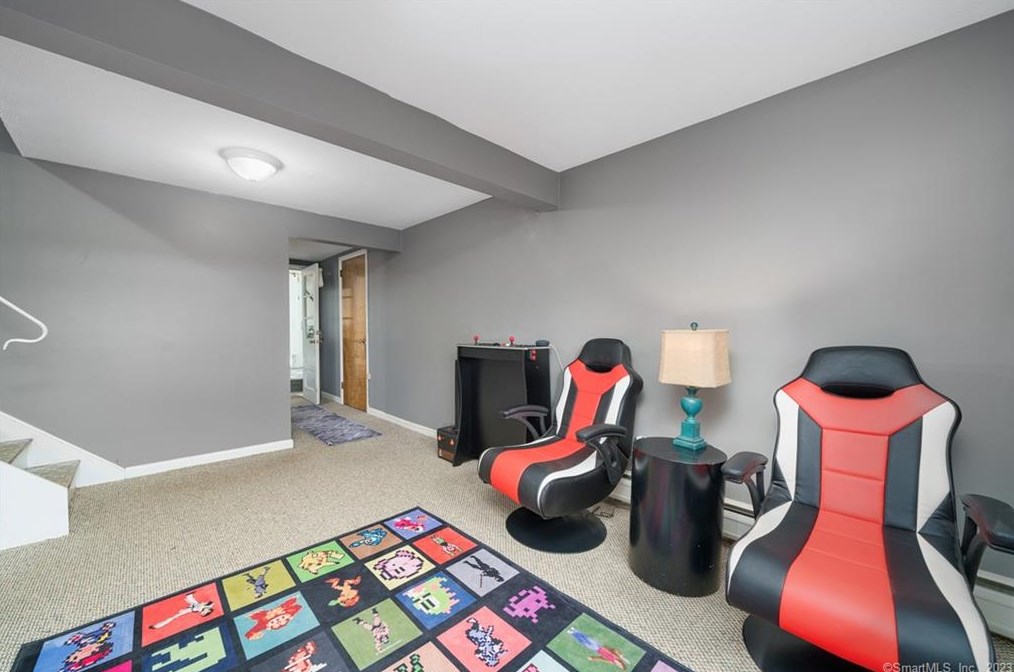 24 Holly Ln, Meriden CT  06450-4749 exterior