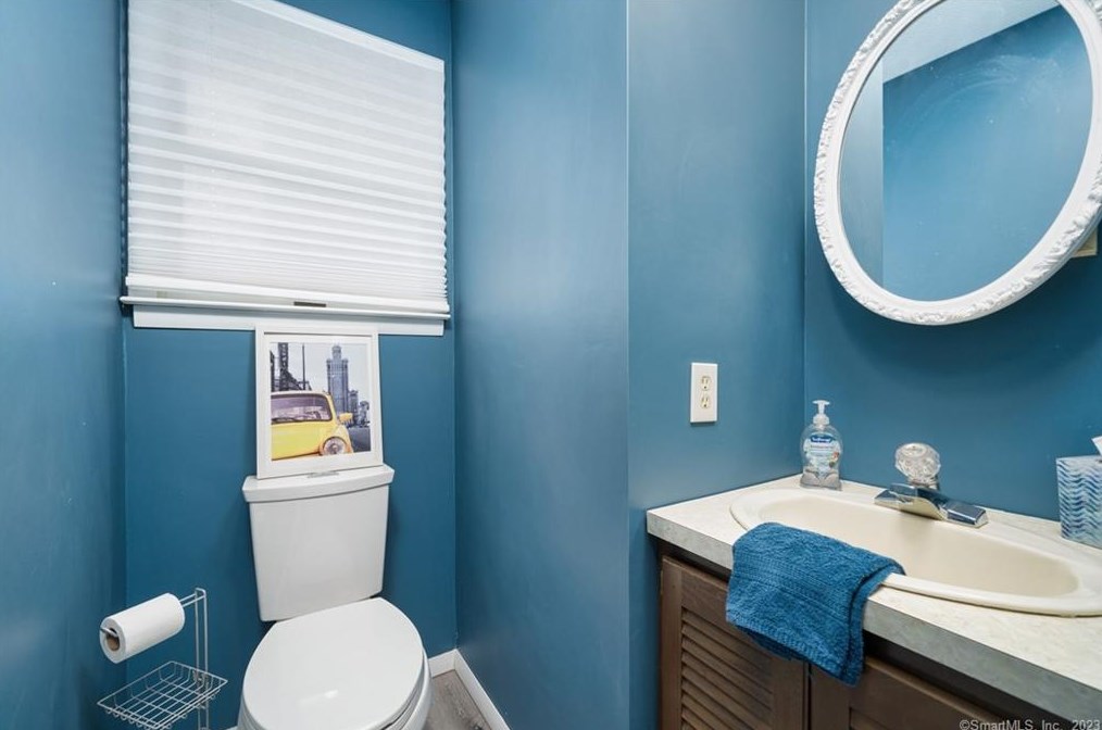 24 Holly Ln, Meriden CT  06450-4749 exterior