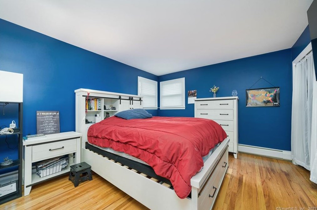 24 Holly Ln, Meriden CT  06450-4749 exterior