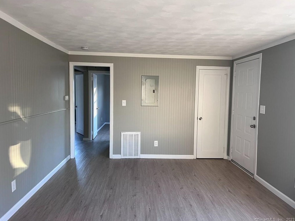 170 Crescent Dr, Hartford CT  06118-2715 exterior