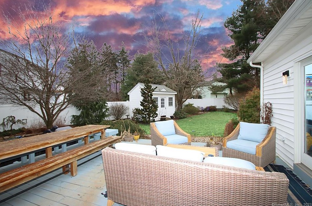 92 Fairway Dr, Meriden CT  06450-7076 exterior