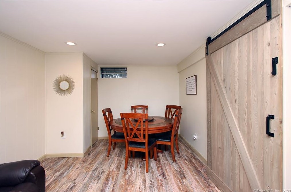 92 Fairway Dr, Meriden CT  06450-7076 exterior