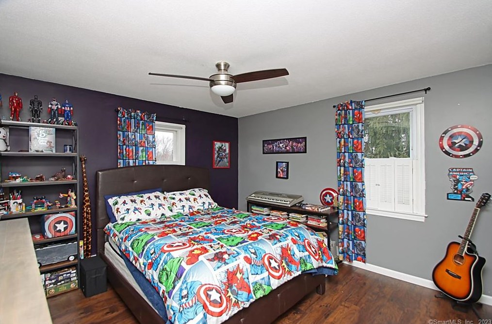 92 Fairway Dr, Meriden CT  06450-7076 exterior