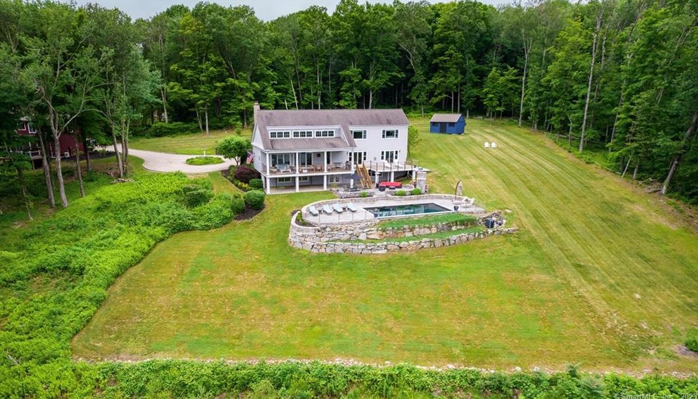 235 White Deer Rocks Rd, Woodbury, CT 06798