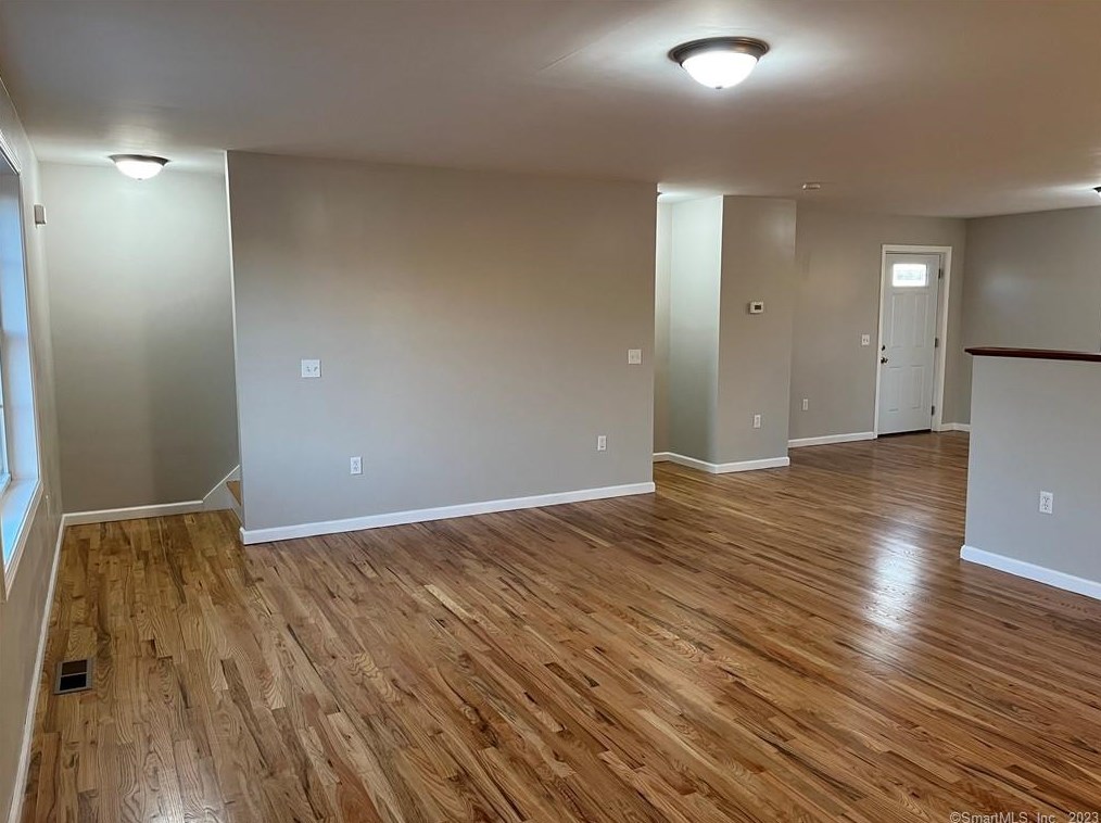39 Ames Ave, Meriden CT  06451-2951 exterior