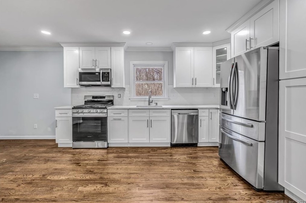 85 Walnut St, Upper Stepney CT  06468-2509 exterior