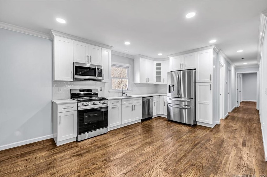 85 Walnut St, Upper Stepney CT  06468-2509 exterior