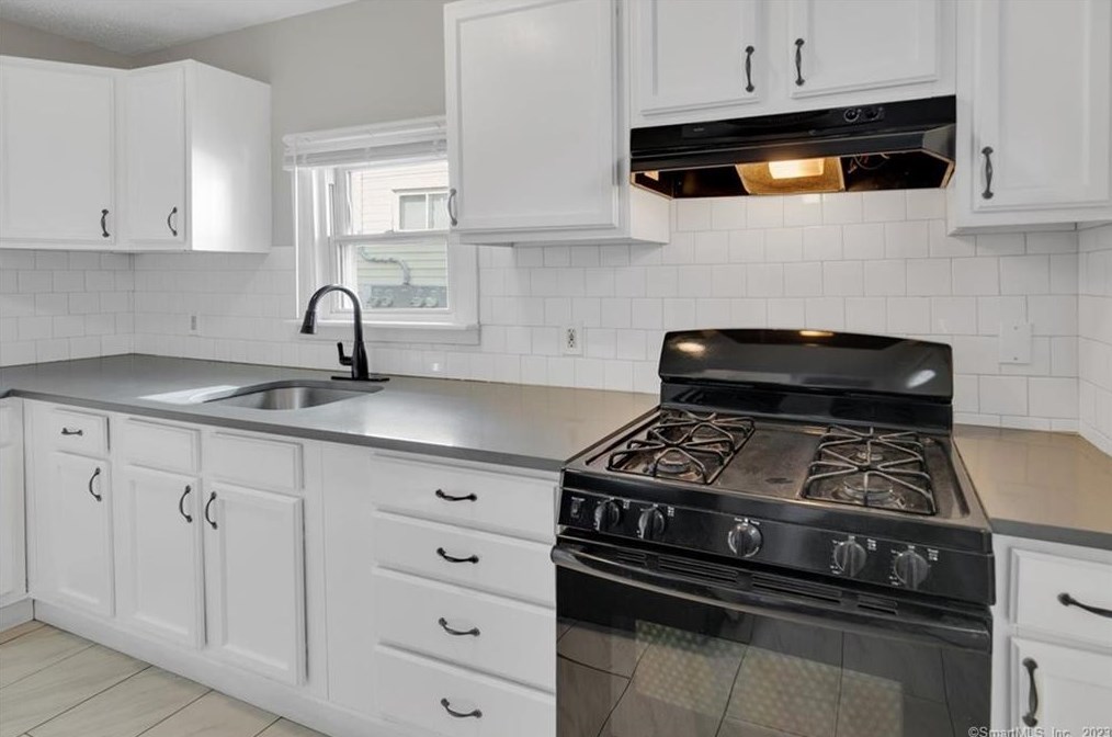 495 Sherman Pkwy, New Haven CT 06511-1749 exterior