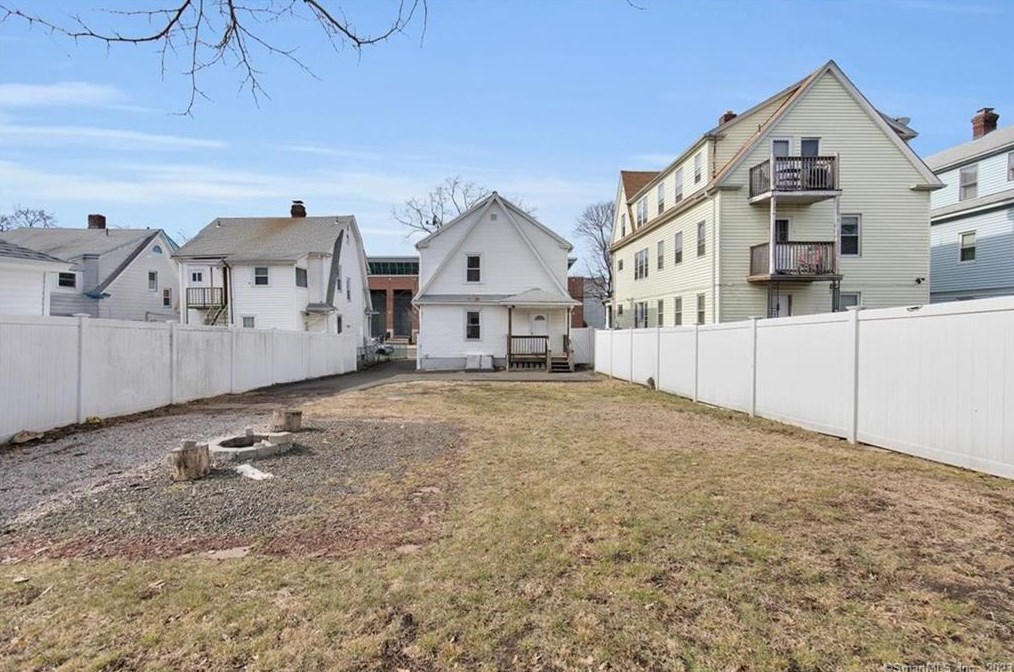 495 Sherman Pkwy, New Haven CT 06511-1749 exterior