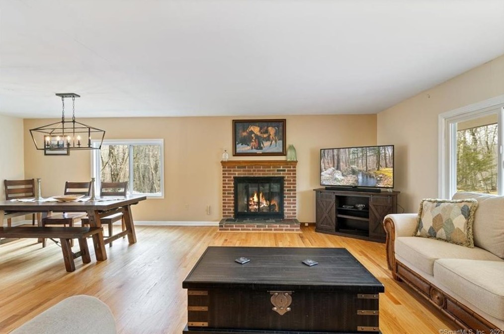 99 Deepwood Dr, Madison CT  06443-1764 exterior