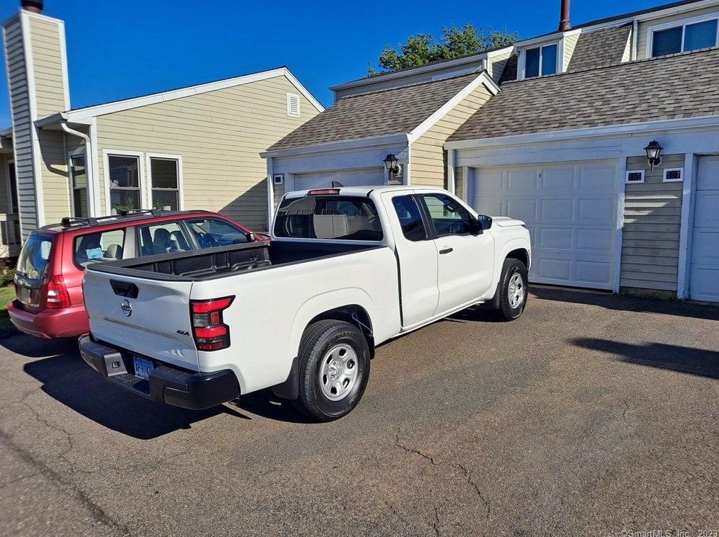 505 Emerson Dr, Branford CT  06405-5806 exterior