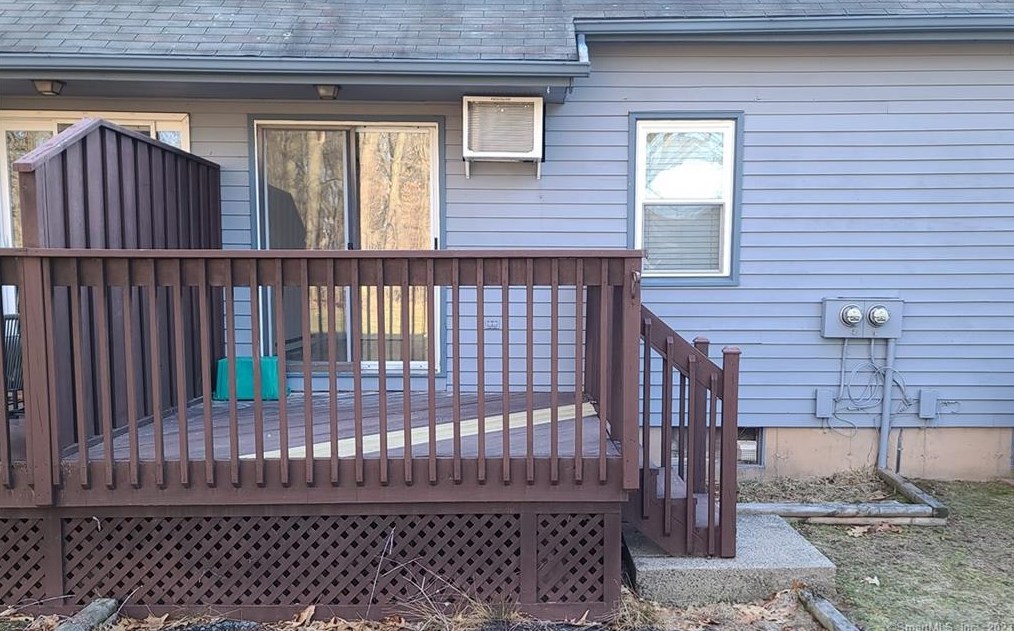 1 Abbott Rd, Ellington CT  06029-3802 exterior