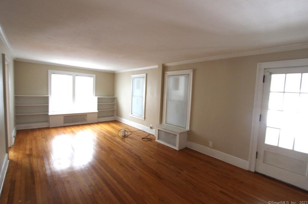 55 Robbins Ave, Hartford CT  06111-3834 exterior