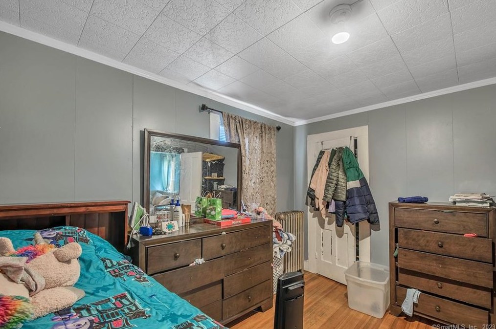 211 Franklin Ave, Hartford CT  06114-1339 exterior