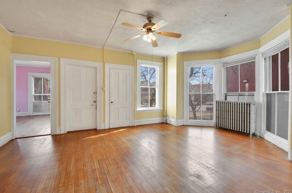 211 Franklin Ave, Hartford CT  06114-1339 exterior