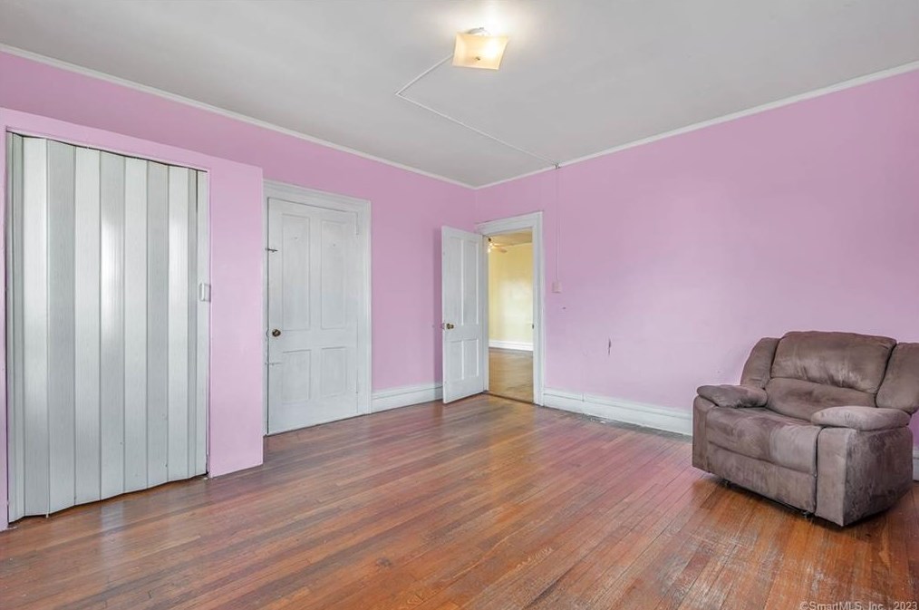 211 Franklin Ave, Hartford CT  06114-1339 exterior