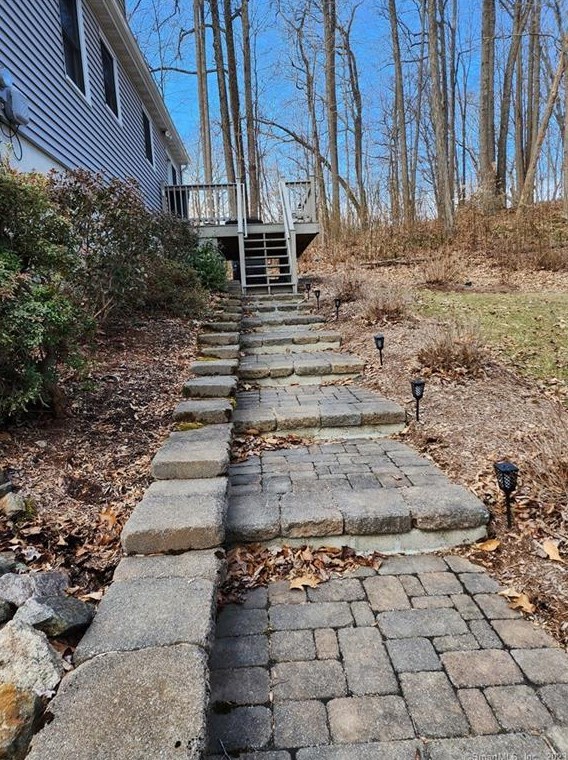 99 Wilderwood Dr, Guilford CT  06437-1346 exterior