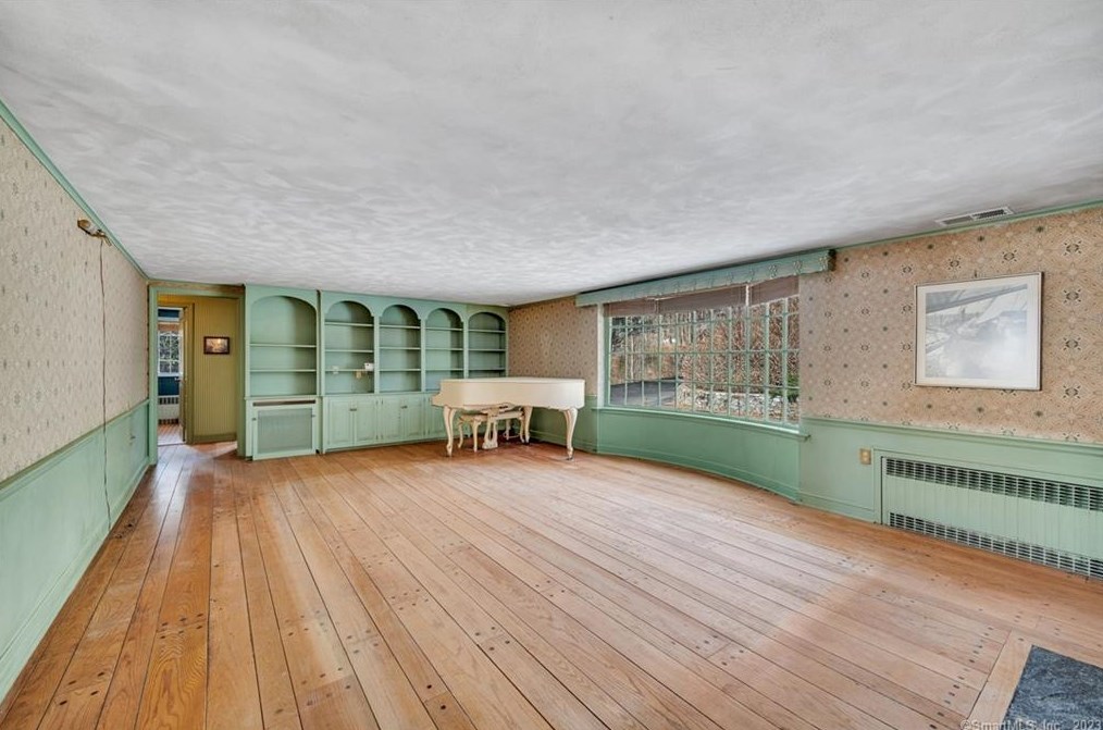 62 Nova Scotia Hill Rd, Watertown CT  06795-2007 exterior