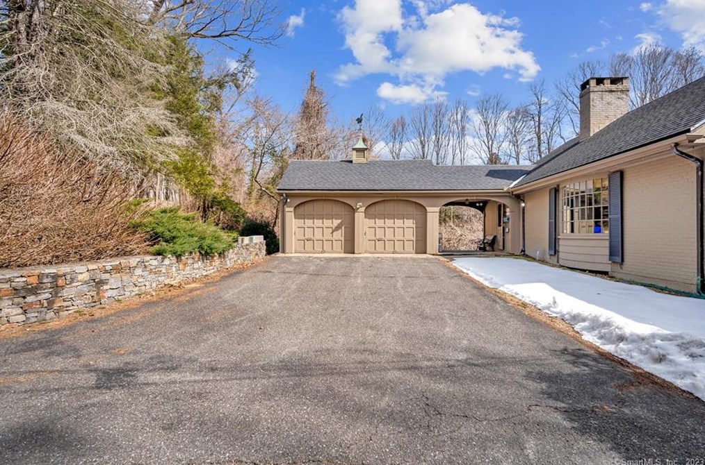 62 Nova Scotia Hill Rd, Watertown CT  06795-2007 exterior