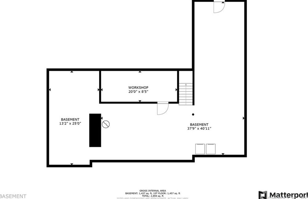 62 Nova Scotia Hill Rd, Watertown CT  06795-2007 exterior