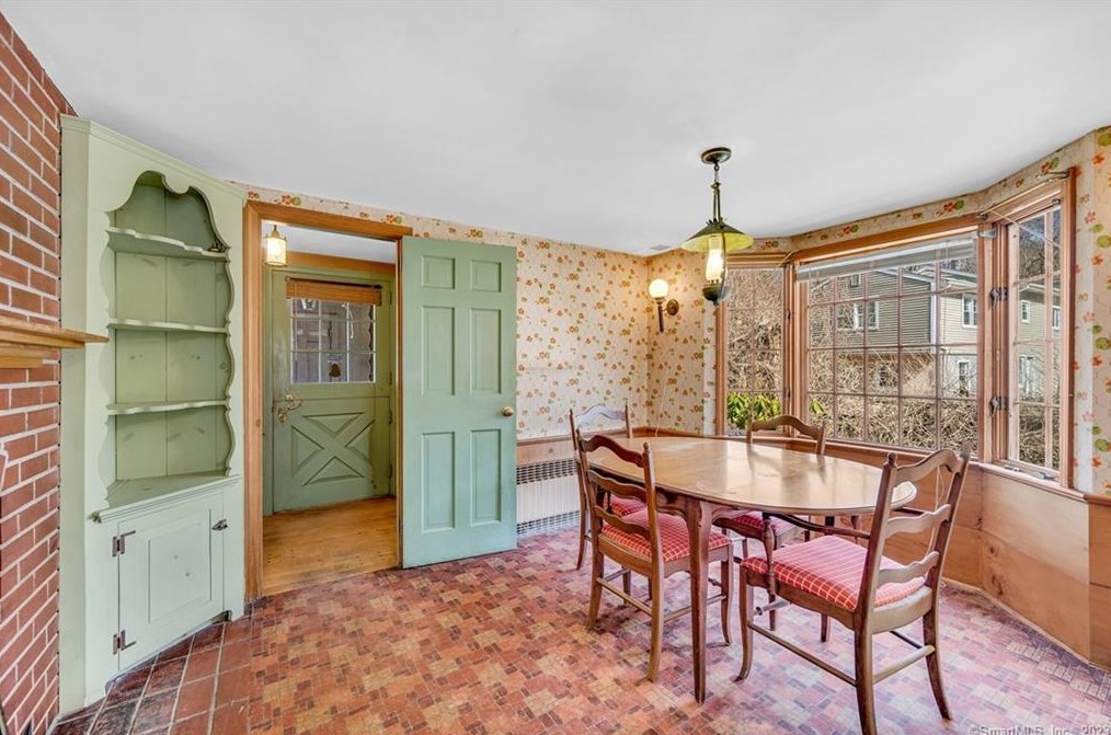 62 Nova Scotia Hill Rd, Watertown CT  06795-2007 exterior