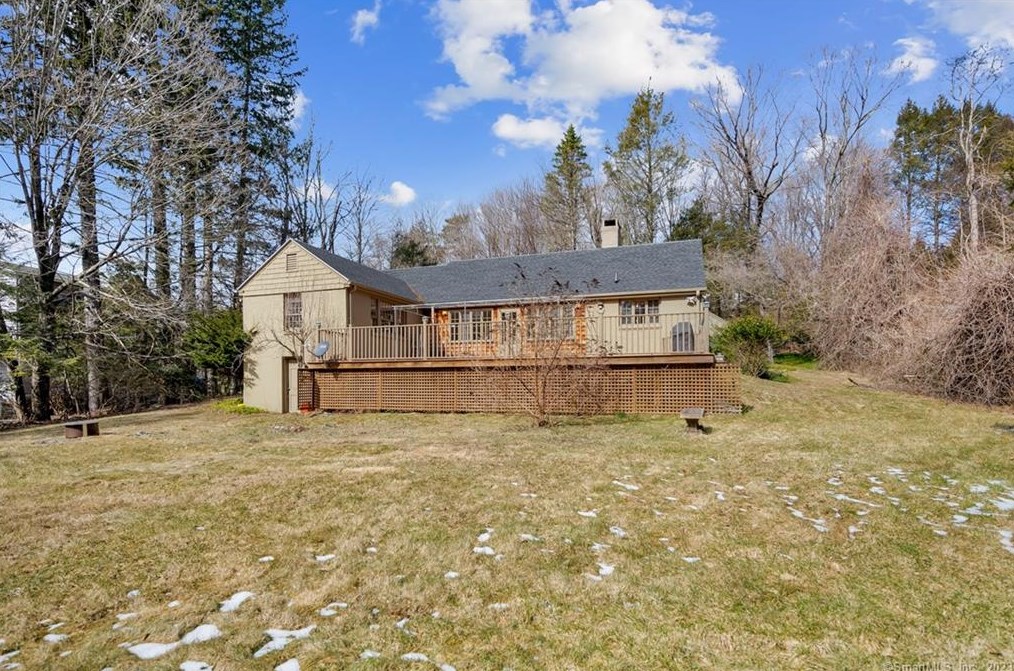 62 Nova Scotia Hill Rd, Watertown CT  06795-2007 exterior