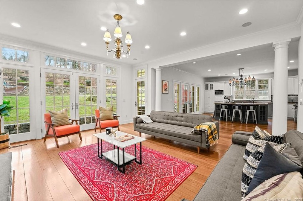 81 Compo Rd S Ln, Westport CT  06880 exterior