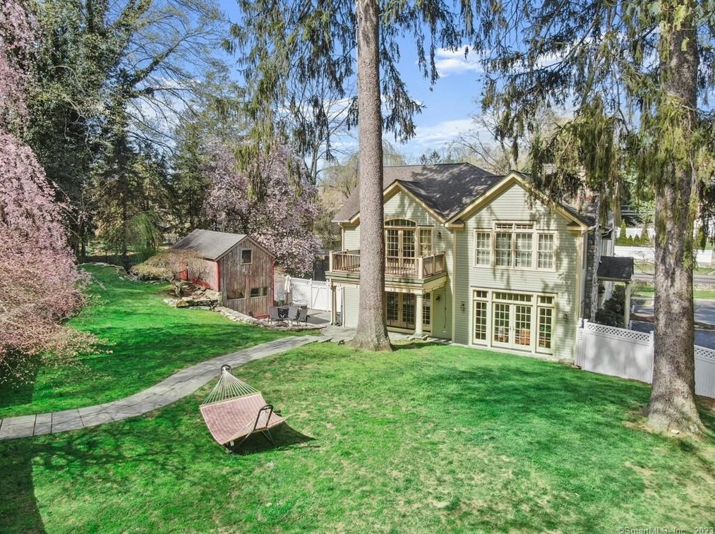 81 Compo Rd S Ln, Westport CT  06880 exterior