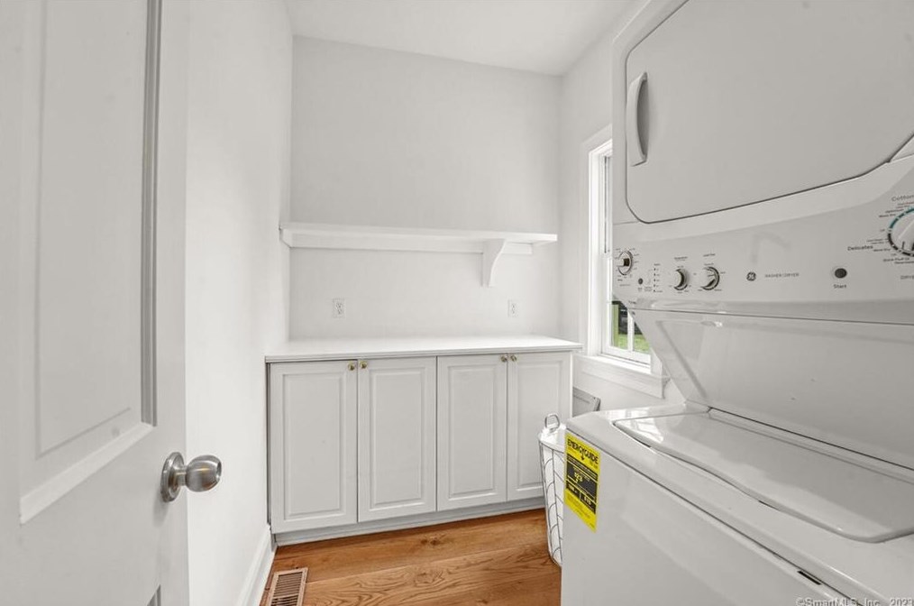 81 Compo Rd S Ln, Westport CT  06880 exterior