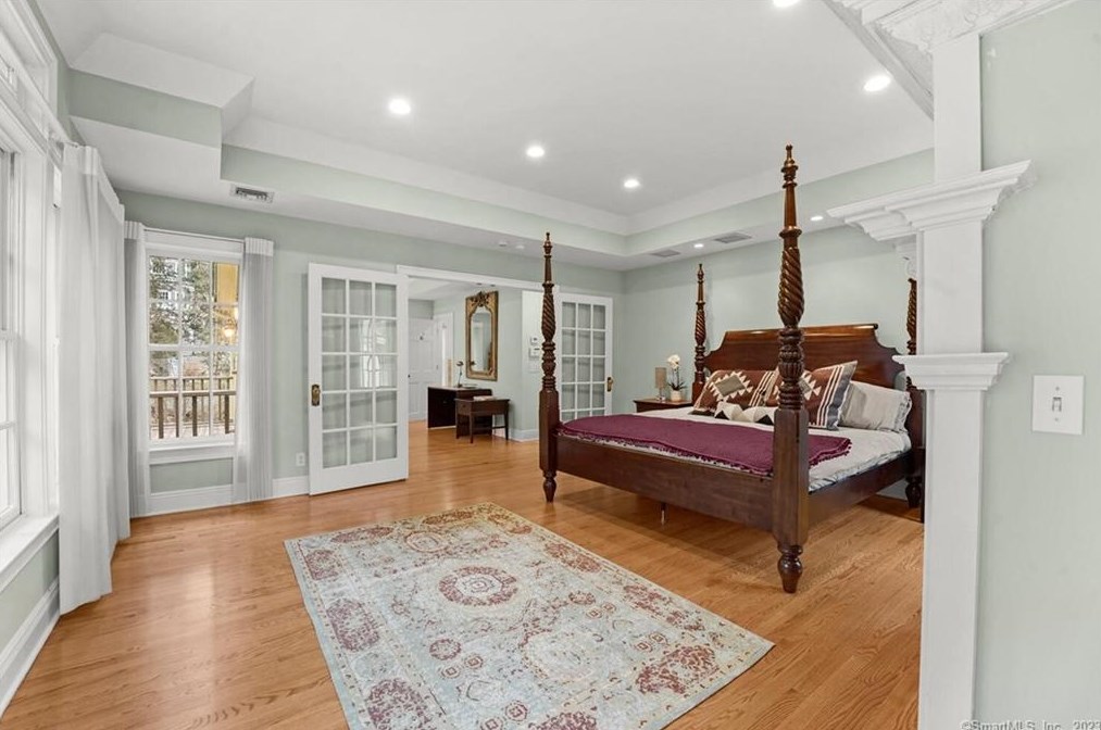 81 Compo Rd S Ln, Westport CT  06880 exterior