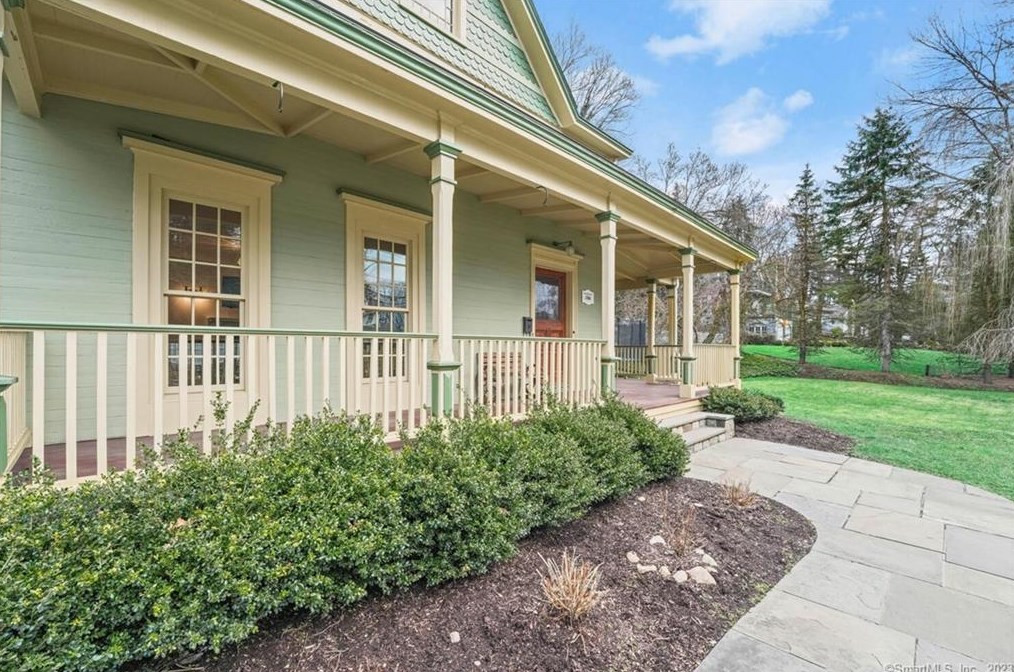 81 Compo Rd S Ln, Westport CT  06880 exterior