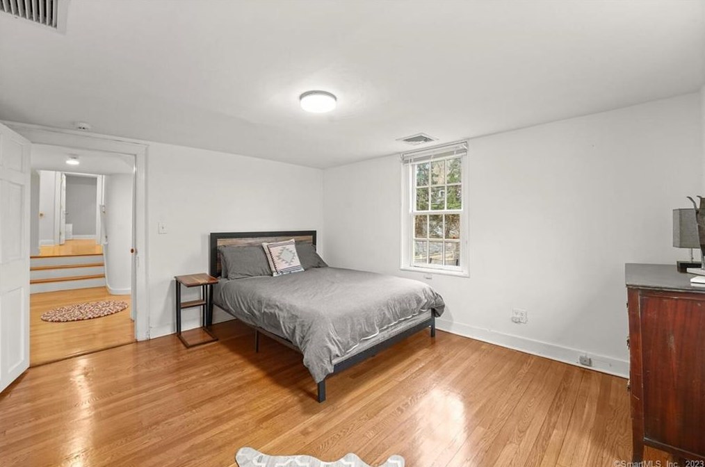 81 Compo Rd S Ln, Westport CT  06880 exterior