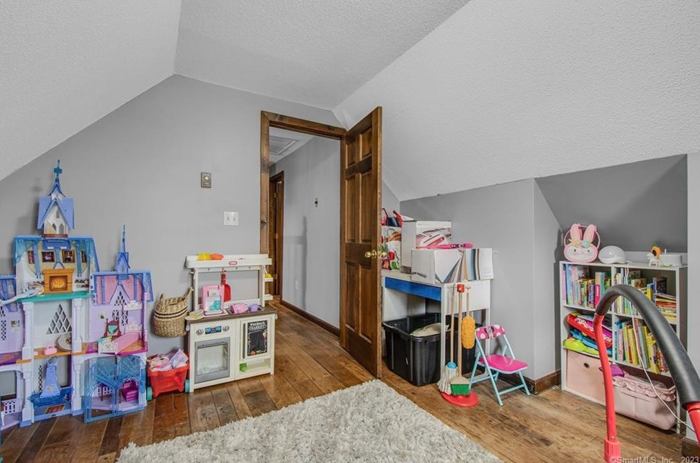 129 Mountain Spring Rd, Tolland CT  06084-2932 exterior