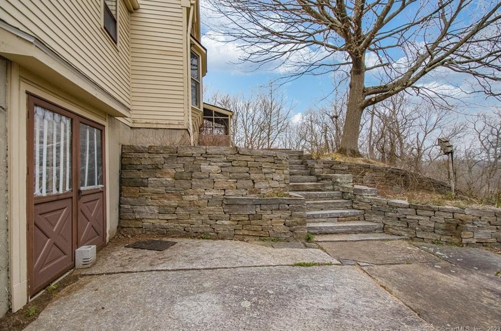 129 Mountain Spring Rd, Tolland CT  06084-2932 exterior