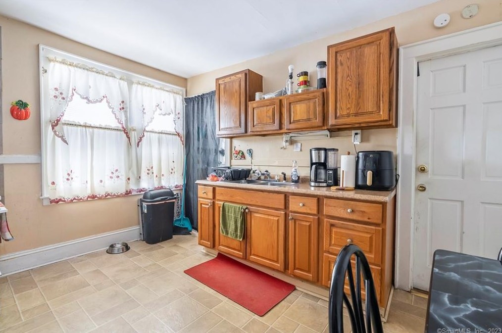 51 Bodwell St, Hartford CT 06114-2604 exterior