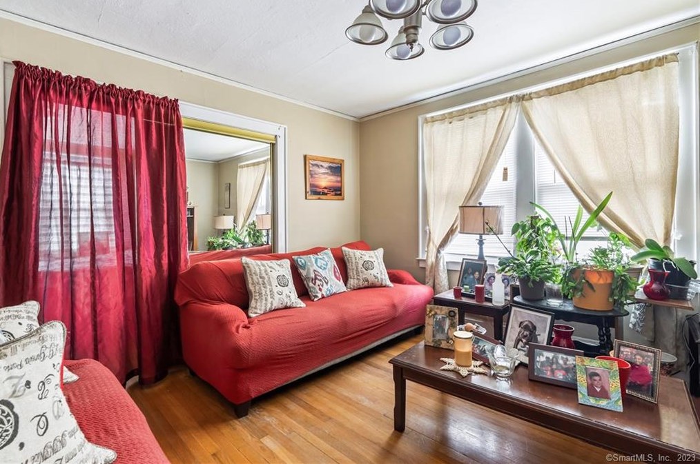 51 Bodwell St, Hartford CT 06114-2604 exterior